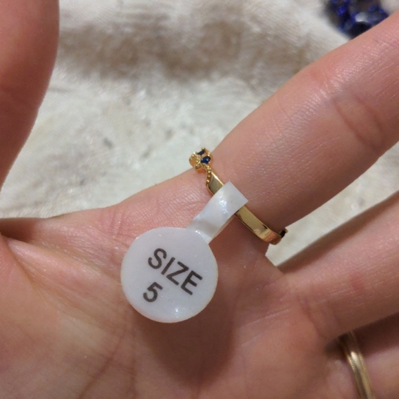 Gemstone ring - Picture 3 of 3